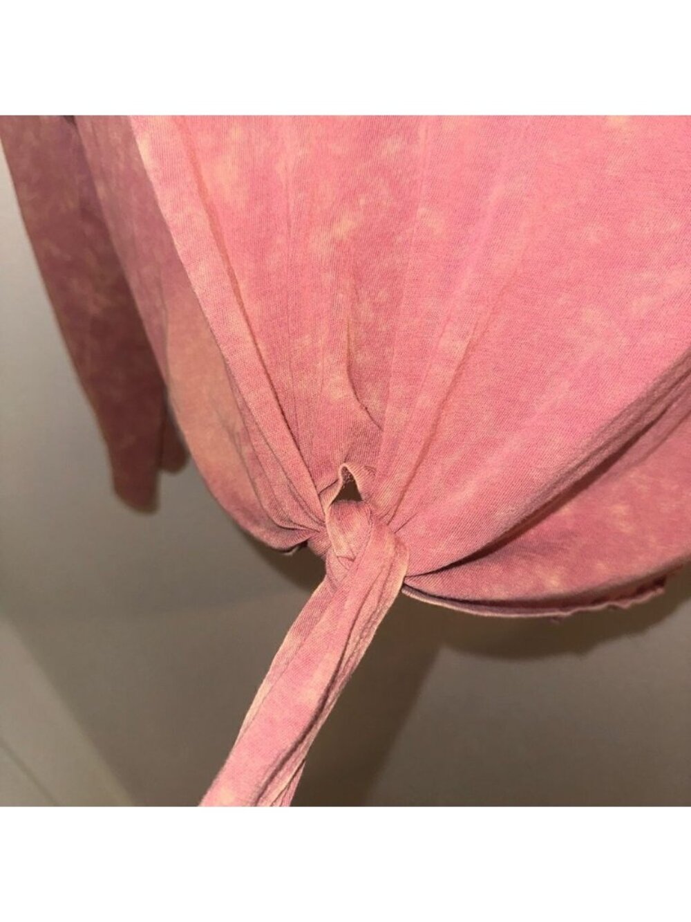 Pink Top, tie in front - Picture 2 of 5